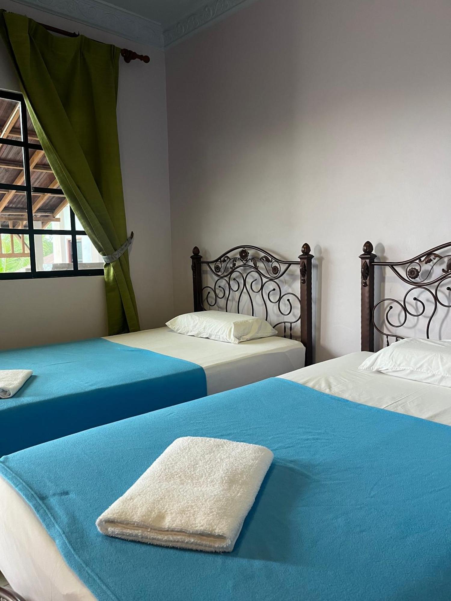 Kanza Beach Inn Marang Εξωτερικό φωτογραφία